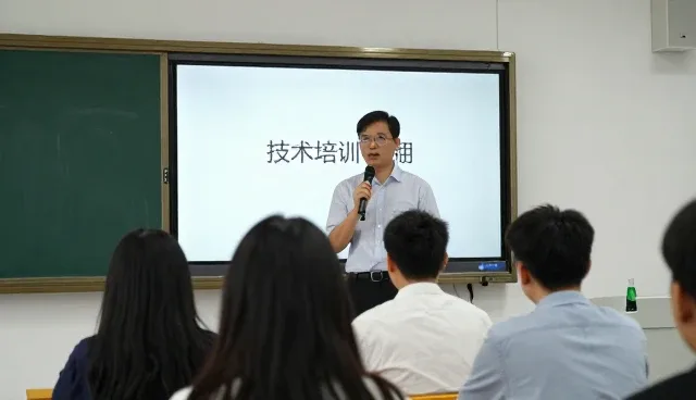 运维领域软件工具的演进与业务需求的深度适配